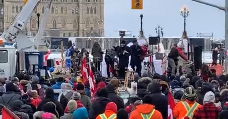Canadian Pastor Henry Hildebrandt speaking in front of the Freedom Convoy